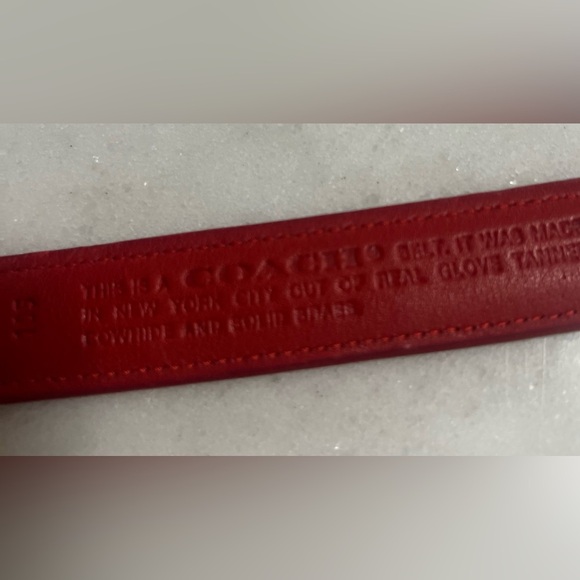 Coach  Red Glove Tanned Leather Belt Solid Brass Buckle 28" USA Made - Picture 2 of 6